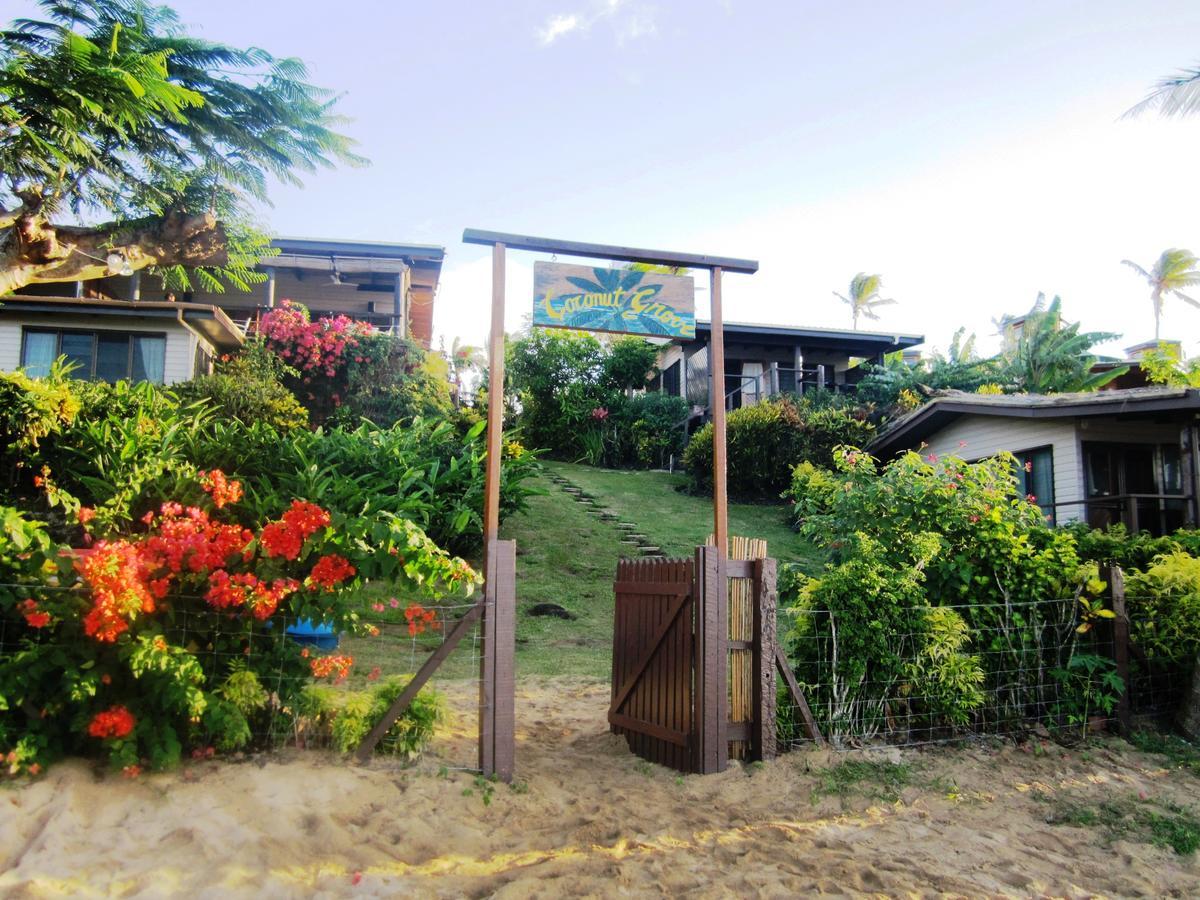 Coconut Grove Beachfront Cottages Matei Eksteriør billede