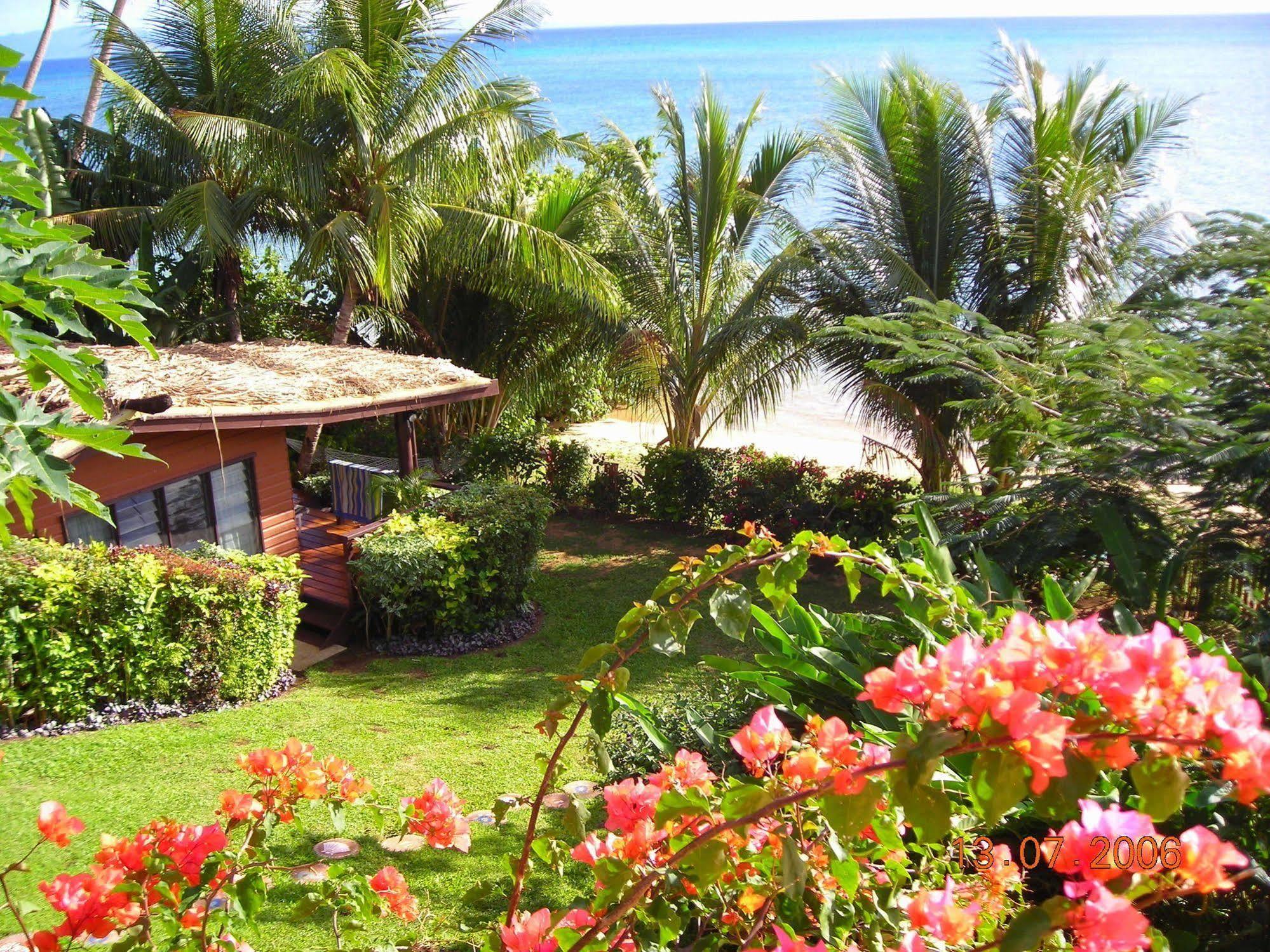 Coconut Grove Beachfront Cottages Matei Eksteriør billede